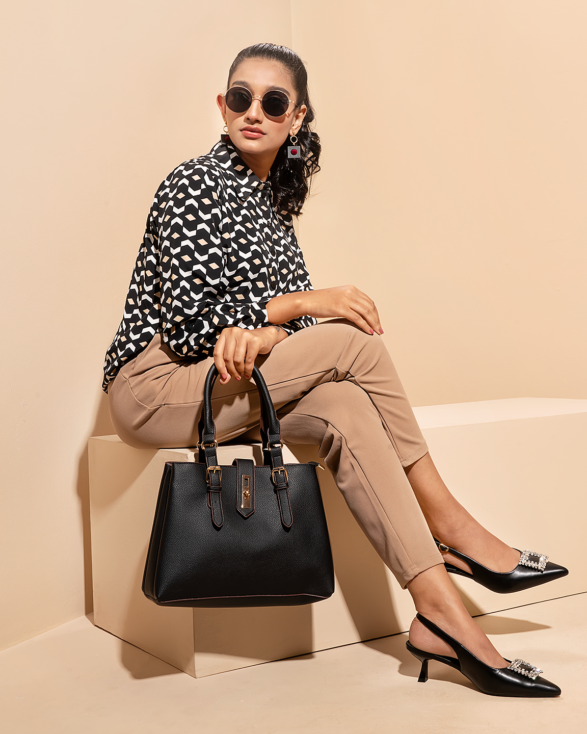 24243 Black (6)